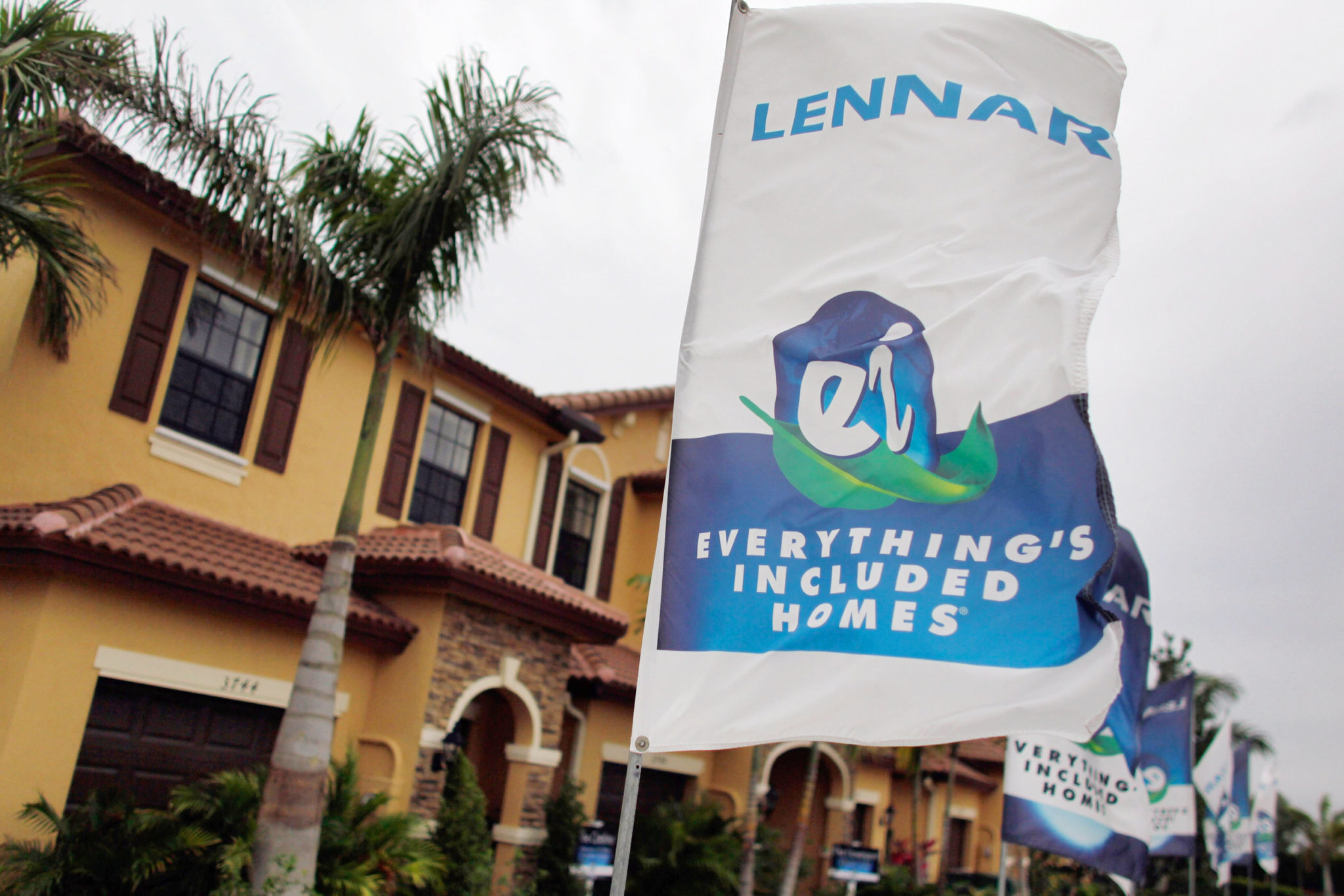 Lennar Buys CalAtlantic, Becoming Largest U.S. Homebuilder