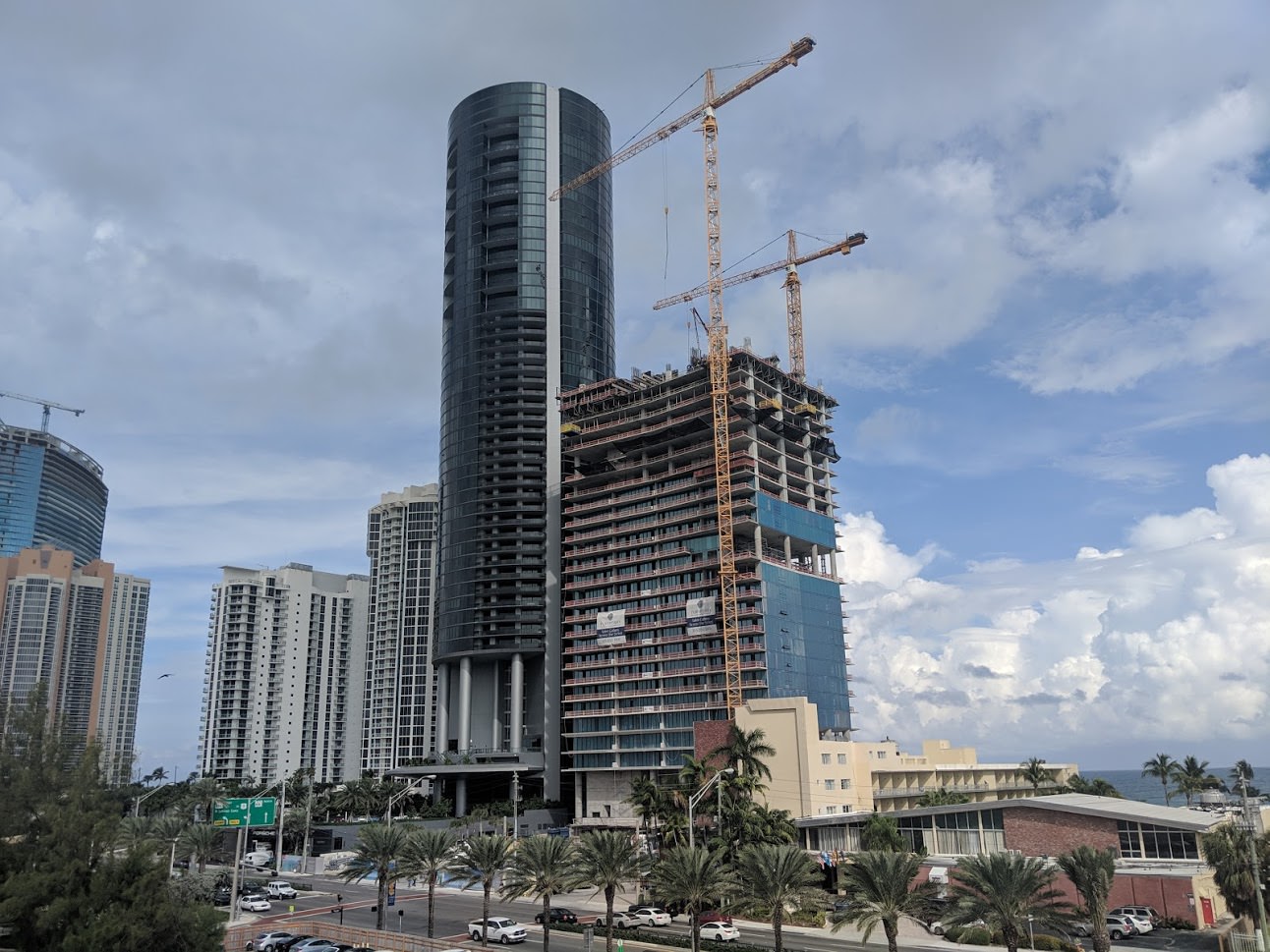 Dezer May Be Planning 749-Foot Tower To Replace Thunderbird In Sunny Isles